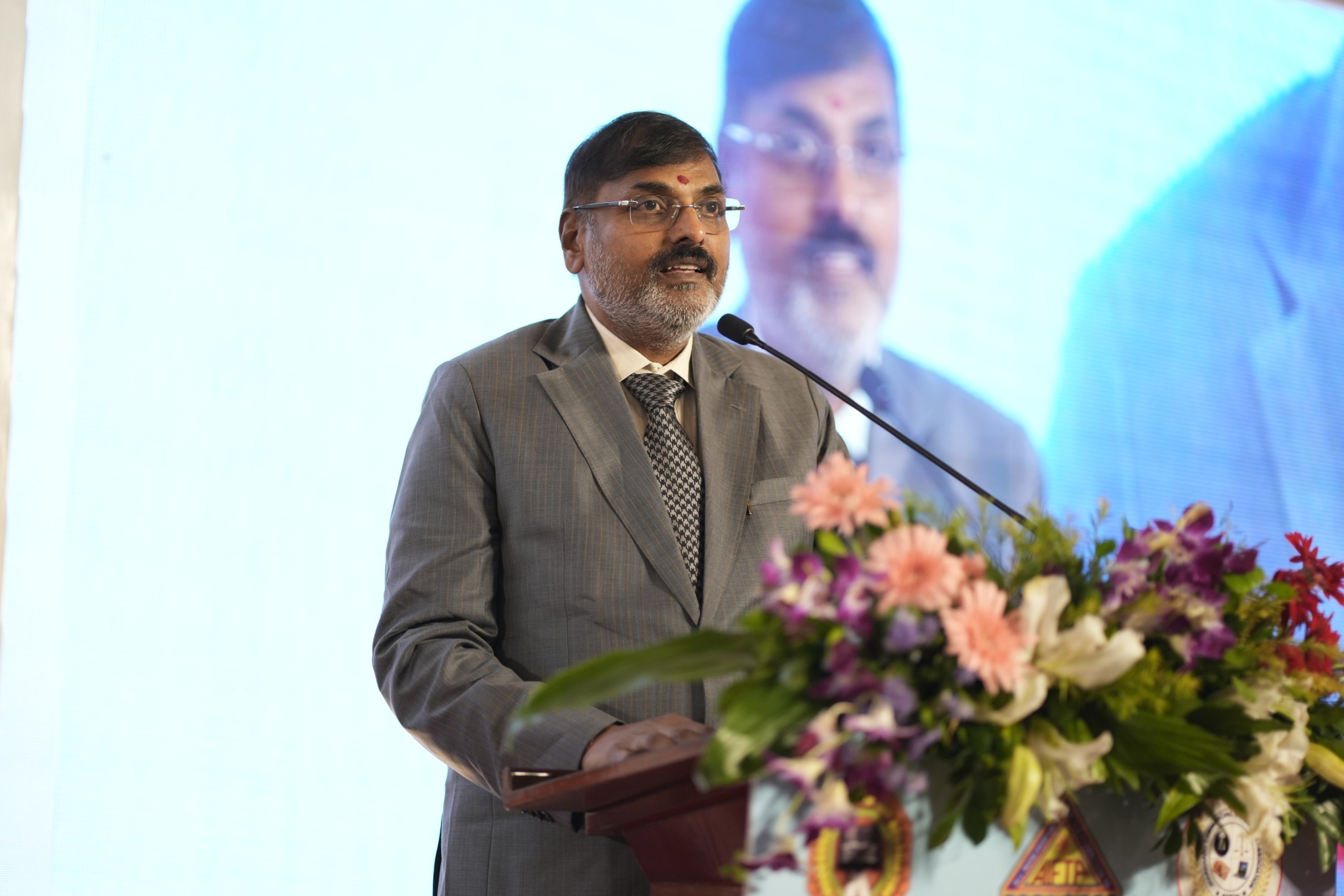 Hon'ble Mr. Duvvuru RL Reddy, Vice President, ITAT, Kolkata addressing the gathering as Special Guest.