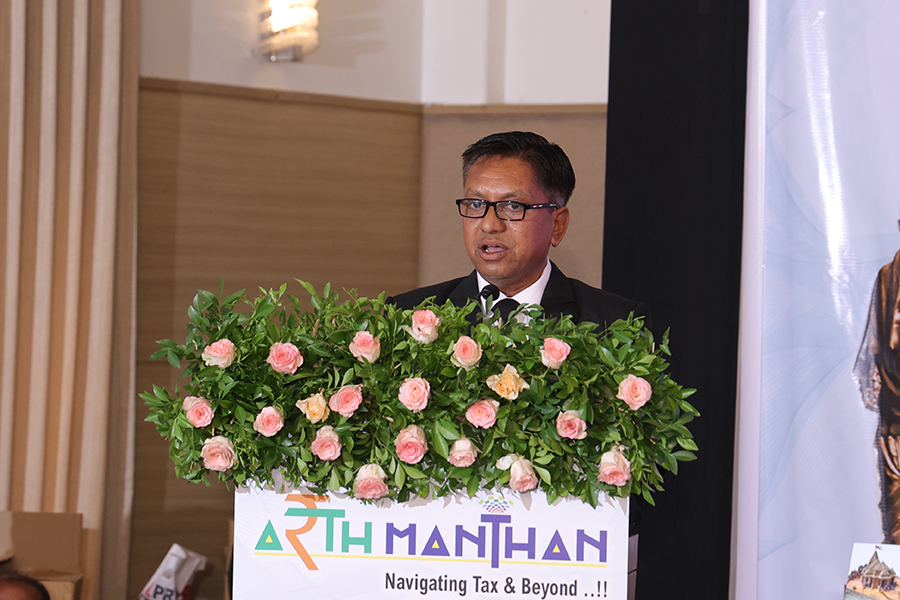 Shri Fayazan Dabhoiwala, Conference Secretary, Member NEC - AIFTP & Vice President - CGCTC delivering Vote of Thanks.
